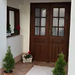 Borbely Vendeghaz Tatil Evi Kanije