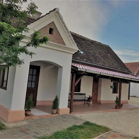 Borbely Vendeghaz Ferienhaus *