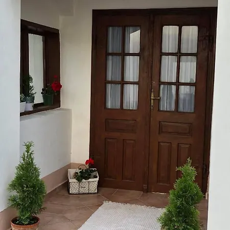 Borbely Vendeghaz Tatil Evi Kanije
